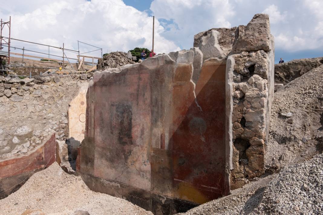 15 dakikada yeryüzünden silinen Pompei'de yeni keşif: Fırına sığınmışlar... 23